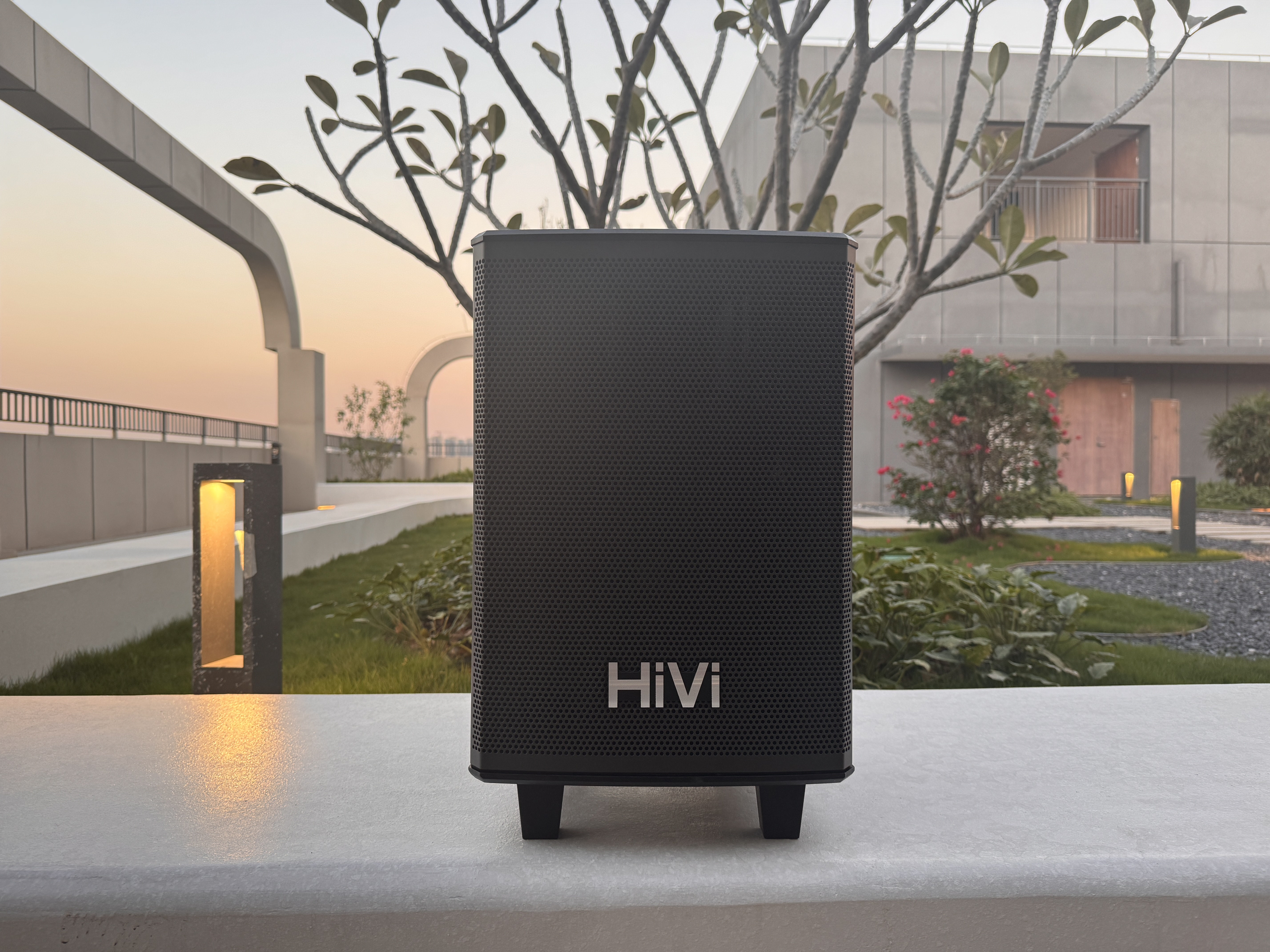 惠威（HiVi）广场舞音响K歌一体机家用ktv音响套装户外K歌专用音响拉杆音响露营舞台会议教学扩音器便携式蓝牙 【MA08】8吋重低音喇叭+双无线美声话筒 【咨询客服有礼】 实拍图