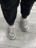 Skechers斯凯奇儿童运动鞋秋冬镭射熊猫鞋轻便防滑大童男女跑步鞋302576L 白色/薰衣草色/WLV/镭射 31 实拍图