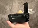 索尼（SONY）竖拍手柄兼电池盒VG-C4EM搭配NP-FZ100电池 (适用于A9M2/A7RM4/A7SM3)  实拍图