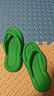 果洛菲（GUOLUOFEI）夏季踩屎感EVA人字拖男沙滩平底凉鞋防滑浴室拖鞋女 墨绿 36-37 实拍图