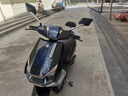 五星钻豹电动车2000W高速电动摩托车72V35AH长续航电瓶车外卖车 X3 新款 钢琴黑/亮光帝金 实拍图