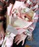 来一客鲜花速递康乃馨百合生日祝福礼物鲜花送妈妈老师同城配送 康乃馨白色蝴蝶兰花束 实拍图