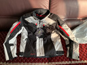 MOTOBOY骑行服男摩托车衣服冬赛车机车服套装骑行裤防风防水防摔摩旅四季 J07上衣白灰 XL 实拍图