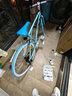 EG7 变速死飞山地车自行车成人实心胎轻便单车活飞公路赛车学生男女 7速30刀-蓝白色【日常通勤】 实拍图