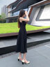 香影（xiangying）黑色吊带连衣裙女2025春夏新款垂坠感气质收腰无袖雪纺小黑裙 黑色 S 实拍图