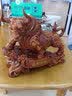 吉善缘《运势如虹》金牛摆件 12生肖牛工艺客厅办公室装饰店铺开业礼品 16寸运势如虹（木纹色）普通包装 实拍图