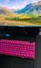 罗技（G）G PRO X TKL 游戏机械键盘 无线键盘 粉色 茶轴 段落轴 87键紧凑设计 实拍图