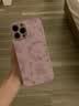 圣图朗液态小羊皮草莓小熊适用iphone17promax苹果15手机壳13新款14plus高级感女12全包16卡通男11保护套 液态小羊皮草莓小熊-草紫色 iPhone 13 Pro Max 实拍图