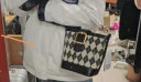 UR官方女包24新款拼接复古手提包包几何菱格单肩斜挎大容量水桶包 黑色 晒单实拍图