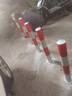 钢管警示柱镀锌红白交通固定防撞柱路障柱隔离防撞杆挡车固定立柱防撞柱 固定款镀锌立柱76*600*1.5 红白贴膜 实拍图