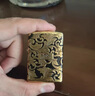 ZIPPO芝宝煤油打火机限量 黄铜盔甲填漆五面黑金唐草 送男友情人节礼物 黑金唐草（礼盒套餐） 实拍图