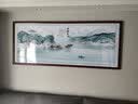 良品大师山水画办公室挂画中式客厅装饰画万里长城靠山图茶室字画风景壁画 紫气东来流水生财A1 70*190cm宣纸锦绫+有机玻璃+红褐色实木框（热卖款） 实拍图