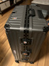 左汀行李箱铝框拉杆箱加厚结实抗压旅行箱登机箱大容量学生密码箱皮箱 铁灰色 28英寸，适合7-15天长途旅行 实拍图