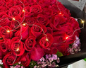 来一客情人节鲜花速递99朵红玫瑰花束生日礼物表白求婚全国同城配送 52朵红玫瑰典雅款 实拍图