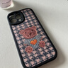 吟悦 适用苹果13/pro/max手机壳 iPhone新款卡通13mini全包镜头防摔网红硅胶皮纹软壳毛衣熊女款 (炫酷黑)毛衣熊黑-贈保护膜 苹果13promax 实拍图