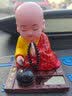 秋含汽车摆件 车载太阳能禅意点头敲木鱼小和尚摆件创意车内装饰摆件 红袈裟小和尚丨点头敲木鱼丨禅意 实拍图