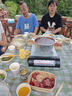 HOUYA一次性桌布1.6米10张 野营餐垫餐桌布家用餐布印花台布防水桌垫 实拍图