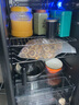 奥克斯（AUX）家用商用迷你小型单门恒温冷藏柜冰箱冰吧冷藏箱恒温玻璃展示柜保鲜柜 90升酒柜JC-90K118LD蓝光 实拍图