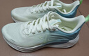 特步【氢风7.0】跑步鞋男新款三重透气科技轻盈舒适通勤慢跑鞋女 帆白/微波蓝【海蓝风】 45 实拍图