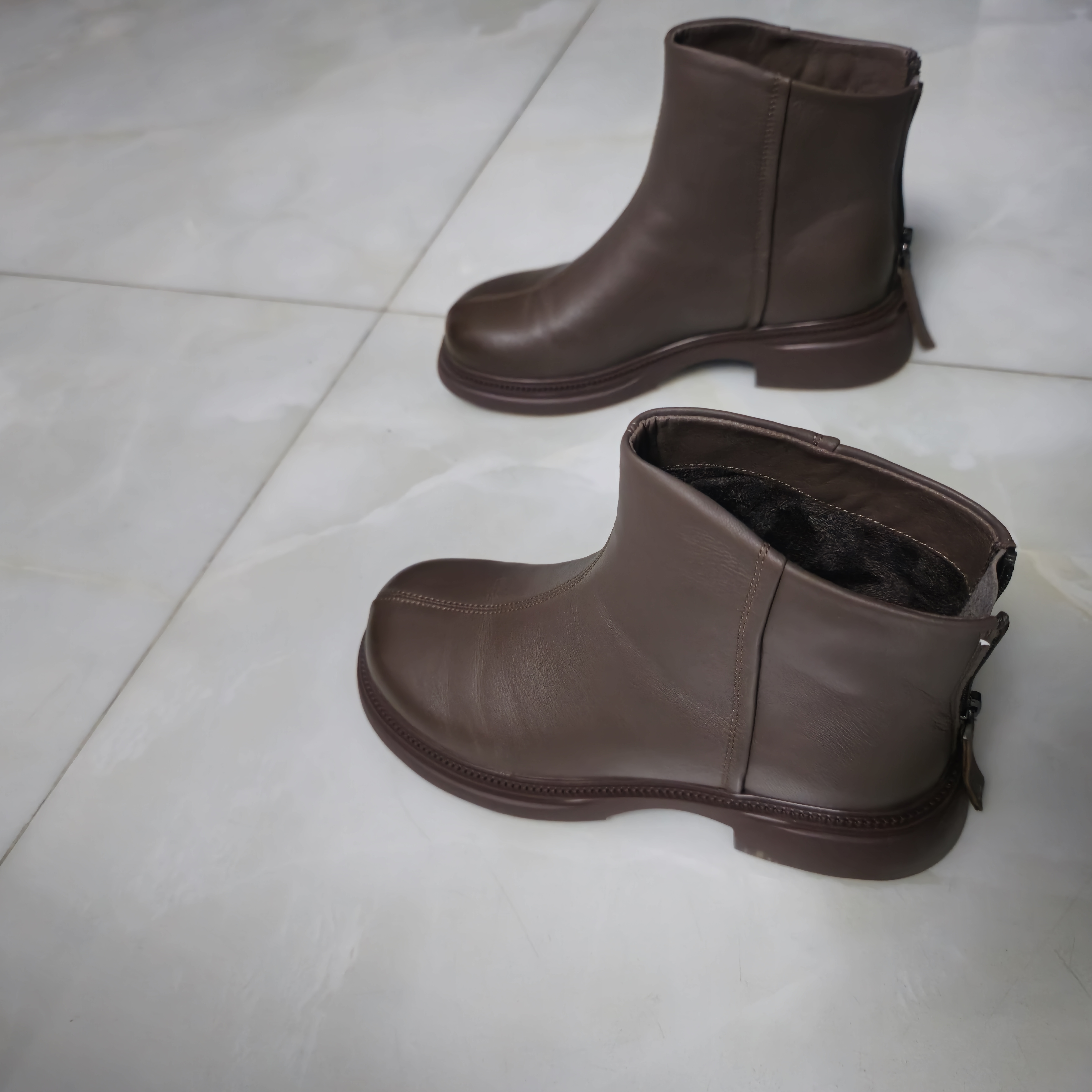 百思图24冬商场同款时尚休闲靴粗跟女短靴G1001DD4 棕色 37 实拍图