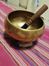 梵木果【麟纹钵】尼泊尔半手工颂钵音疗佛音黄铜碗瑜伽采耳居家冥想静心 金色中款-17.5cm+标准三件套 实拍图