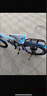 百士盾儿童自行车山地单车6-16岁以上学生减震双碟刹越野中小男女孩赛车 旗舰版7速【辐条轮】黑蓝色 18寸丨适身高115-135丨 实拍图