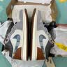 耐克NIKE篮球鞋男子AJ1乔1JORDAN 1运动鞋FZ5042-041灰白40.5 实拍图