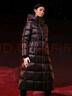 坦博尔鹅绒黑金羽绒服女长款收腰连帽加厚保暖外套TD236890 黑色 170  实拍图