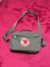 FJALLRAVEN北极狐单肩包女斜挎包潮流男腰包时尚23796-021雾灰2L 实拍图
