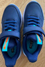 特步（XTEP）跑鞋童鞋儿童运动鞋透气男女童大小童跑步鞋透气软底跑鞋 深邃蓝/海湾蓝【革面27-40】 28 码 实拍图