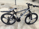 云宵自行车成人山地自行车学生变速赛车双减震单车铝合金单车学生车 旗舰钢架三刀轮-黑白-减震 26寸30速【160-180cm】 实拍图
