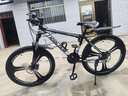 云宵自行车成人山地自行车学生变速赛车双减震单车铝合金单车学生车 旗舰钢架三刀轮-黑白-减震 26寸30速【160-180cm】 实拍图
