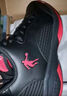 乔丹QIAODAN男鞋球鞋2025毒液皮面防水低帮篮球鞋缓震防滑运动鞋 黑色/炽焰红 40 实拍图