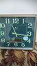 七王星国潮时尚客厅大挂钟静声钟表万年历夜光钟表家用壁挂表电子石英钟 方形智能机芯墨绿夜光带日历 13英寸 长33高30厘米 实拍图