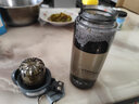 诺百纷第四代弹盖磁弹杯茶水分离泡茶杯男士女士户外便携大容量塑料水杯 深灰+大小茶仓550ml 实拍图