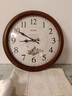 汉时（Hense） 钟表14英寸实木挂钟欧式时尚挂表创意客厅时钟挂墙石英钟表HW17 棕色印花14寸 实拍图