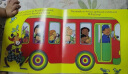 点读版The Wheels on the Bus Go Round and Round洞洞书本# Child's Play授权 实拍图