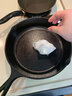 小幸福鑄鐵（KITCHEN LITTLE HAPPINESS KITCHEN）铸铁平底锅不粘锅无油烟厚铁锅煎锅无涂层烙饼锅燃气灶电磁炉通用 直径25cm单锅+隔热手套 25cm 实拍图