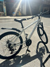 永久自行车成人山地车自行车学生男女铝合金变速公路自行车油碟单车 【钢架/全套密封轴承】蛟白色 24速 24寸【推荐145-170cm】 实拍图
