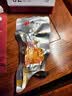 无穷 蜂蜜烤鸡小腿 小鸡腿 烤鸡翅根 肉干肉脯即食零食 肉类熟食 烤鸡翅根-香辣味300g*1盒/12只 实拍图