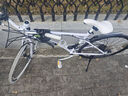 TORUI死飞自行车成年人学生上下班代步车双碟刹减震变速越野公路赛车 30高刀-白黑白色+骑行大礼包 26寸24速 实拍图