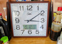 康巴丝（Compas） 挂钟客厅2025款家用大气方形石英钟办公时钟挂墙卧室钟表 3112Y日历橡木（32*32cm） 实拍图