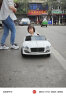 贝瑞佳（BeRica）宾利授权儿童电动车遥控四轮汽车宝宝小孩玩具车可坐人男女摇摆 实拍图