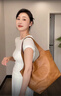 CASSILE卡思乐明星同款单肩包女植鞣牛皮大容量轻奢托特包生日情人节礼物 琥珀色大号【可放A4记事本】 实拍图