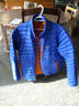 Rab 男士700蓬运动羽绒Microlight防泼水防撕轻量羽绒服403g QDB-16 藏蓝/橙-DIM M 实拍图