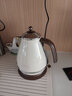 德龙（Delonghi）电热水壶1.7L大容量烧水壶家用复古系列 防干烧自动断电 304不锈钢 KBOV2001.BG 奶油白 现货 实拍图
