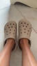 卡骆驰（CROCS）洞洞鞋贝雅男鞋女鞋轻便耐磨一脚蹬拖鞋休闲鞋|10126 卵石色-2V3 36 /37(220mm) 实拍图