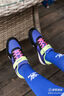 KELME/卡尔美儿童高筒足球袜过膝学生比赛训练毛巾底加厚防滑长筒袜子 彩蓝-幼儿款（27-32） 实拍图