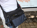 北慕新款大容量单肩包防泼水耐磨背包多口袋做生意包休闲男士斜挎包 深蓝色 实拍图