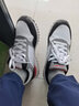 特步男鞋跑步鞋子男秋冬季皮面运动休闲鞋复古防滑耐磨旅游轻便慢跑鞋 白黑灰-067 43 实拍图